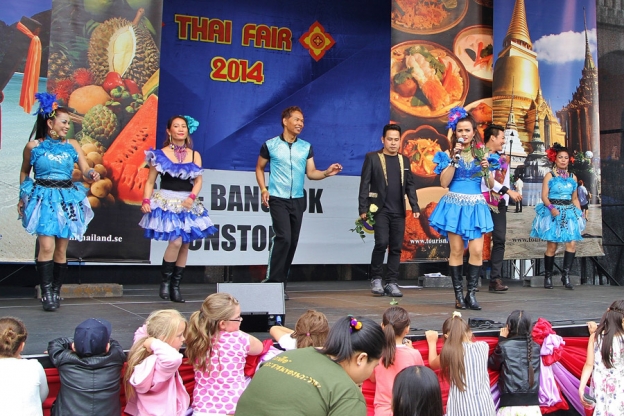 Gruppen Raum Jai Thailand gjorde suksess p&aring; Youngstorget.