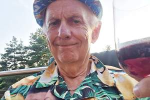 Knut Falck Bergan m&aring;tte jobbe hardt for &aring; f&aring; thailandske jordb&aelig;rplukkere til Norge.